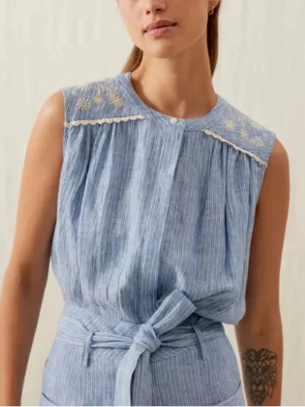 NEW Louise Misha Women’s Sleeveless Duna Blouse Blue Linen Stripes 36 Small S - Picture 3 of 16